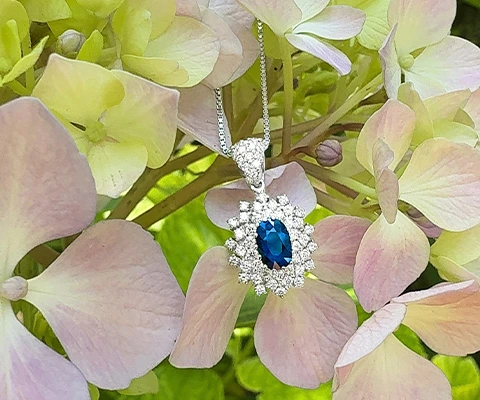 aurora reale collana diamanti zaffiro